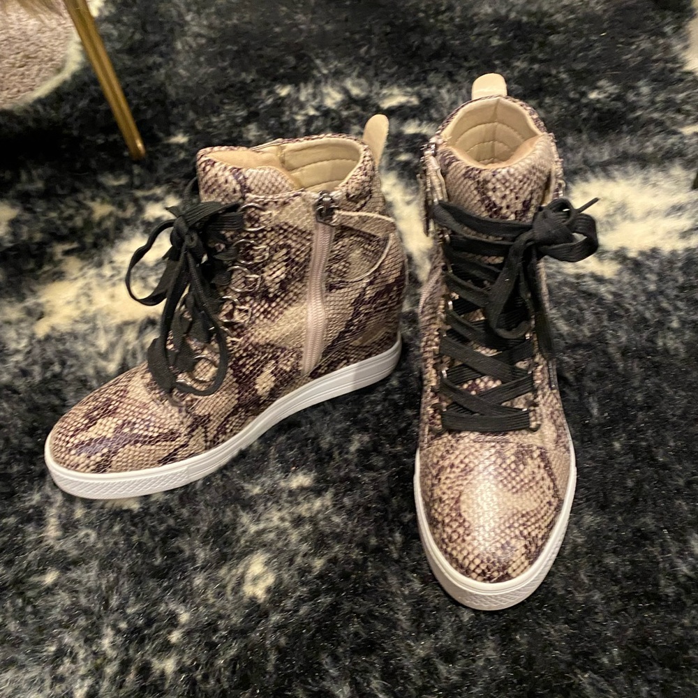 Snakeskin print sneaker wedge sneaker boot heels - Picture 7 of 16